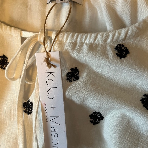 Koko + Mason beautiful dress with embroidery accents - Picture 8 of 8